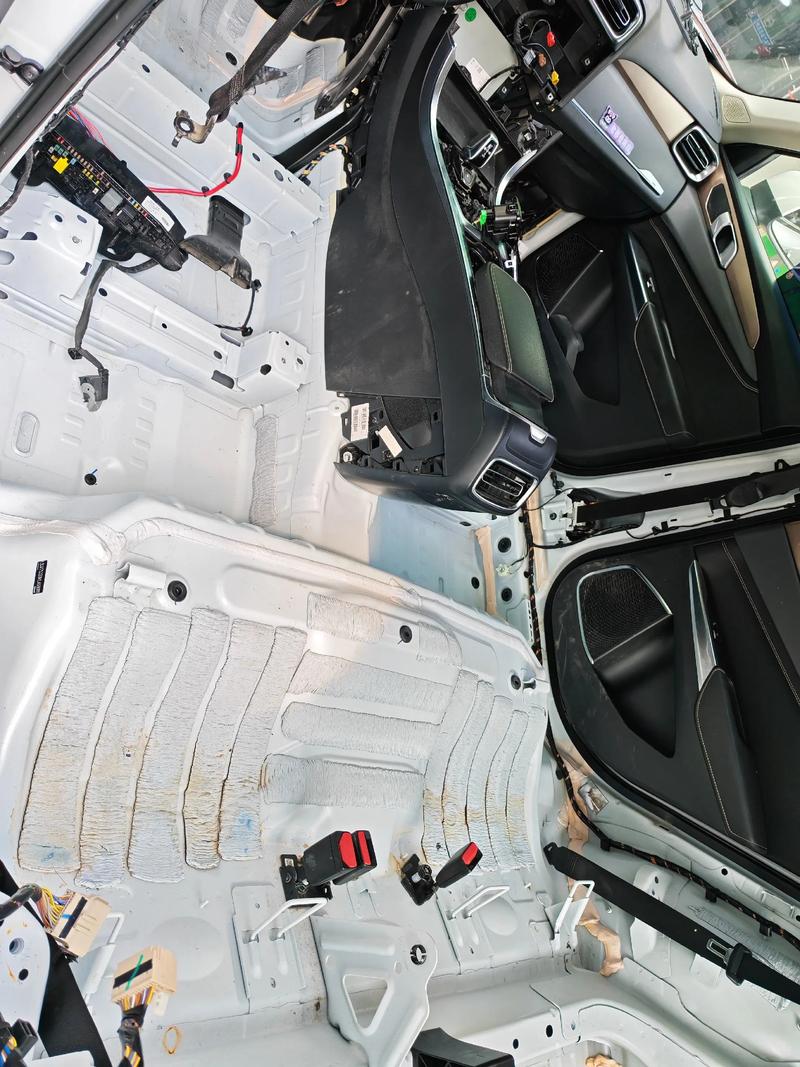 汽车天窗漏水维修需要多少钱/汽车天窗漏水修理要多少钱