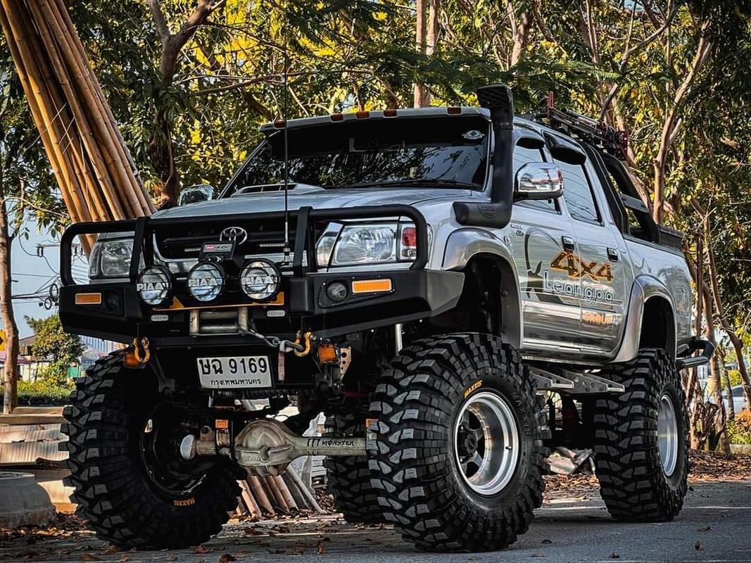 丰田海拉克斯皮卡车铝合金车前面的防撞梁阿里巴巴 丰田海拉克斯皮卡最好的改装