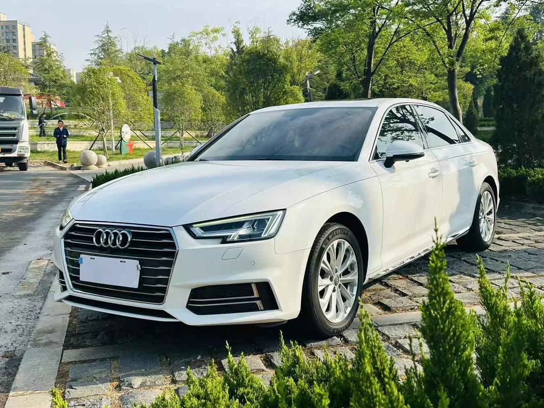 奥迪a4多少钱2019款落地价(奥迪a4l多少钱一辆2019配置)