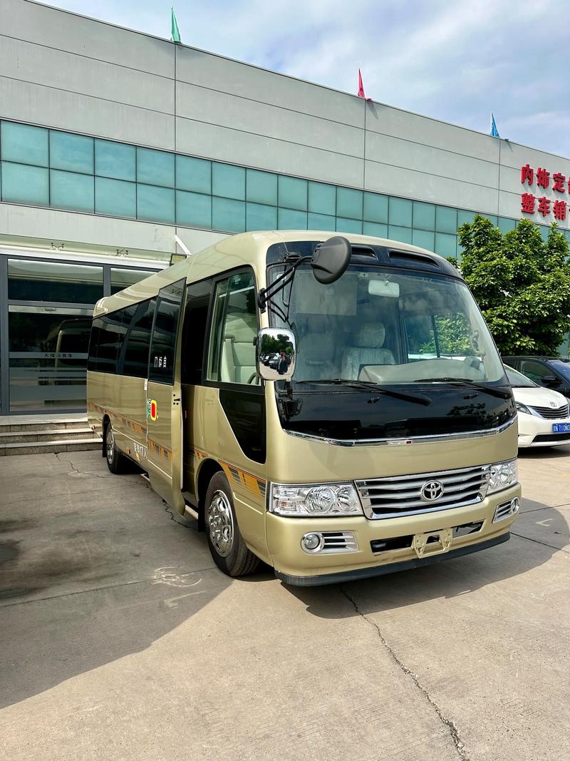 公务车考斯特(考斯特商务车用什么本)