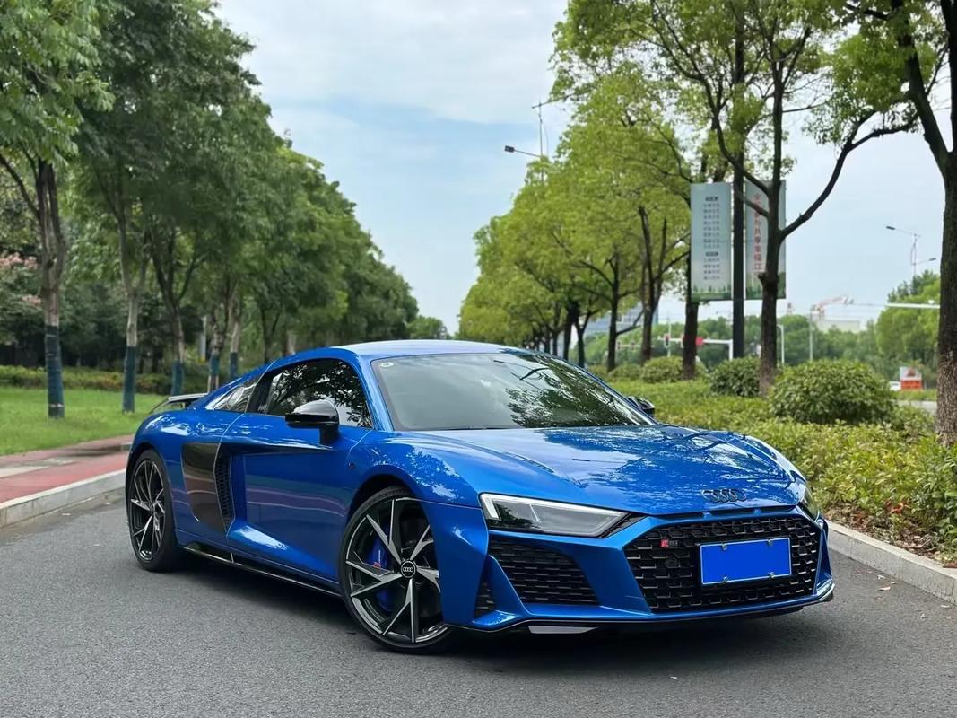 奥迪r8价格及图片报价(奥迪r8价格最新款式)