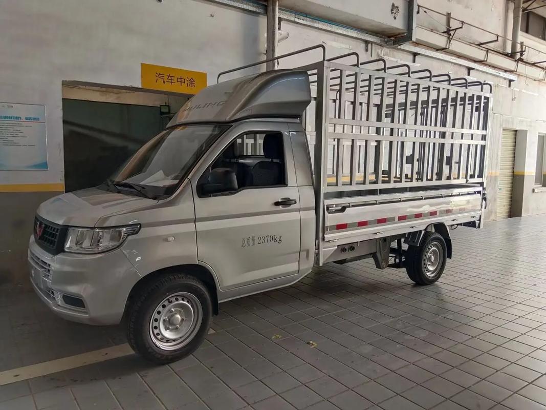 五菱荣光新卡视频(五菱 荣光新卡)