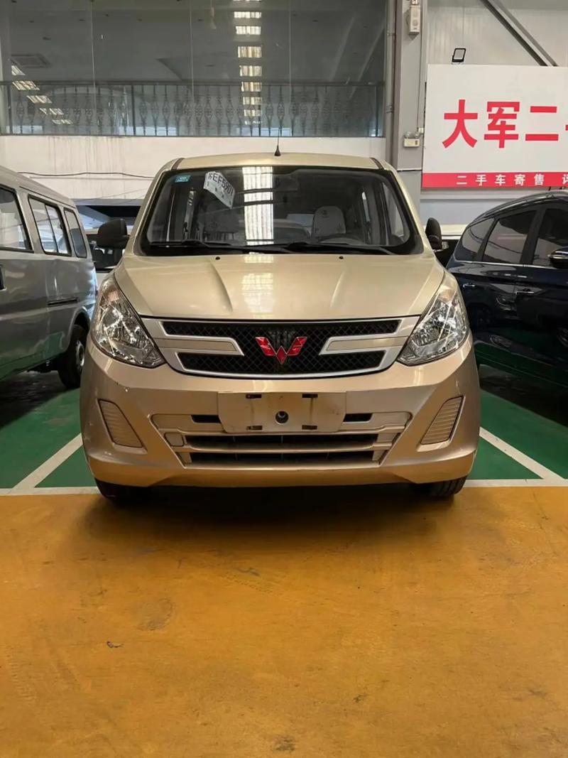 五菱之光报价及图片 五菱菱光v价格图片