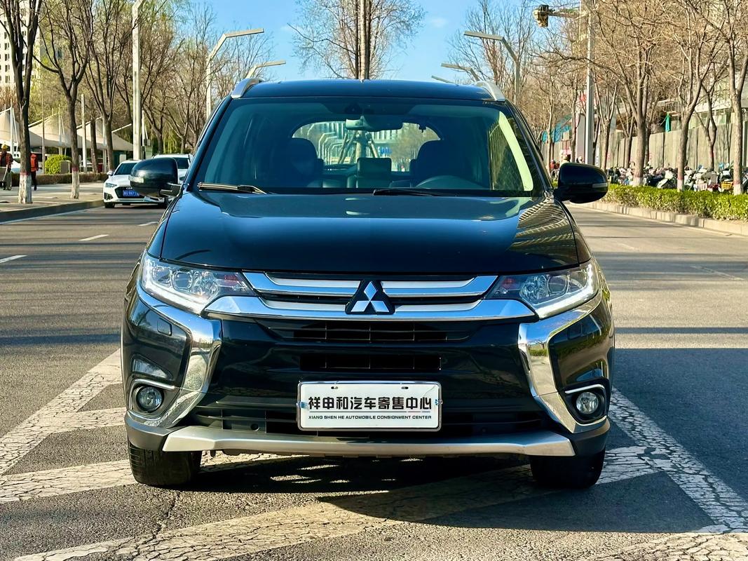 三菱欧蓝德报价及图片,三菱欧蓝德报价及图片大全新款