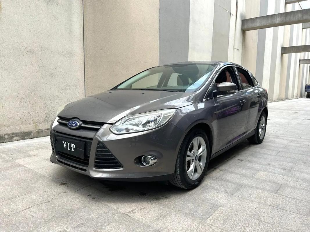 【12年福特福克斯图片,12年福克斯新车价格查询】