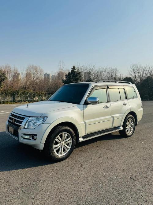 三菱帕杰罗v97四驱介绍(三菱帕杰罗v97四驱介绍视频)