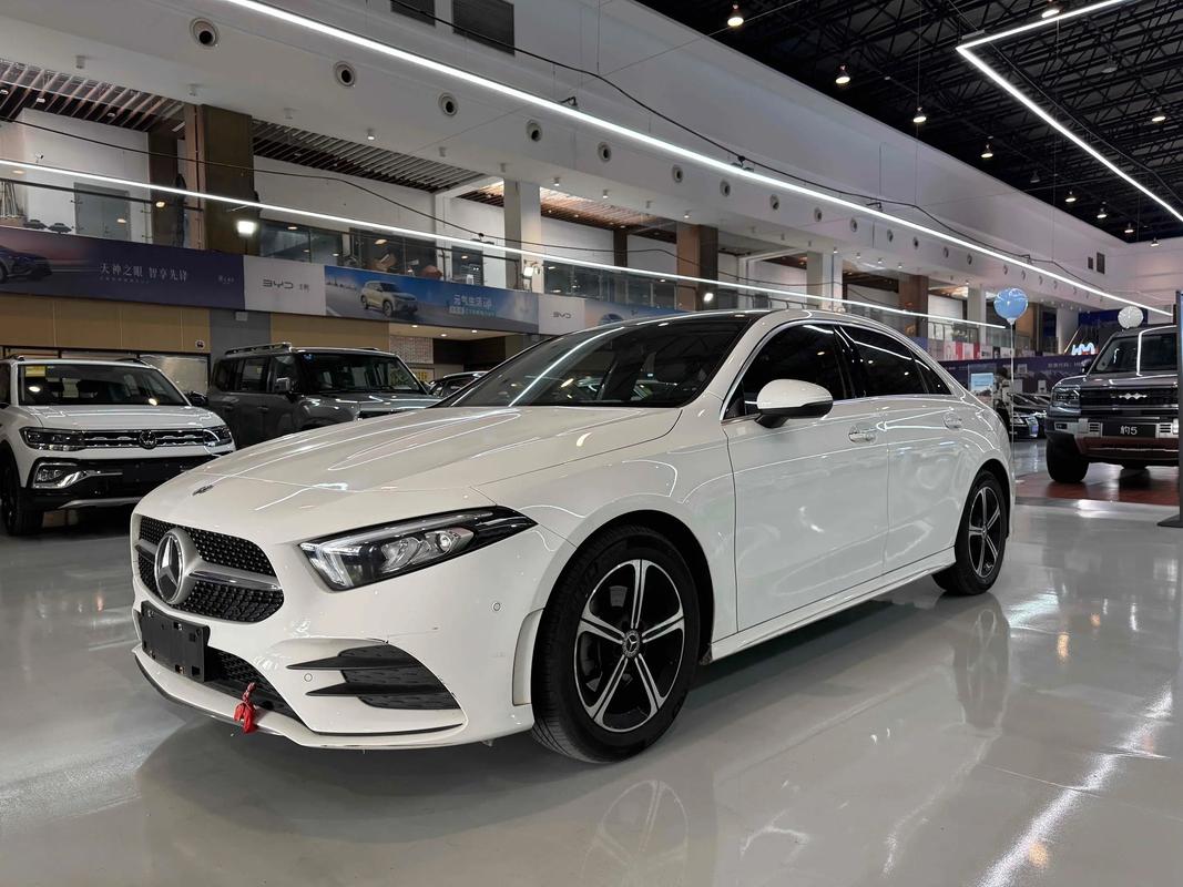 【为什么路上很少开奔驰a200,为什么奔驰a200那么便宜】