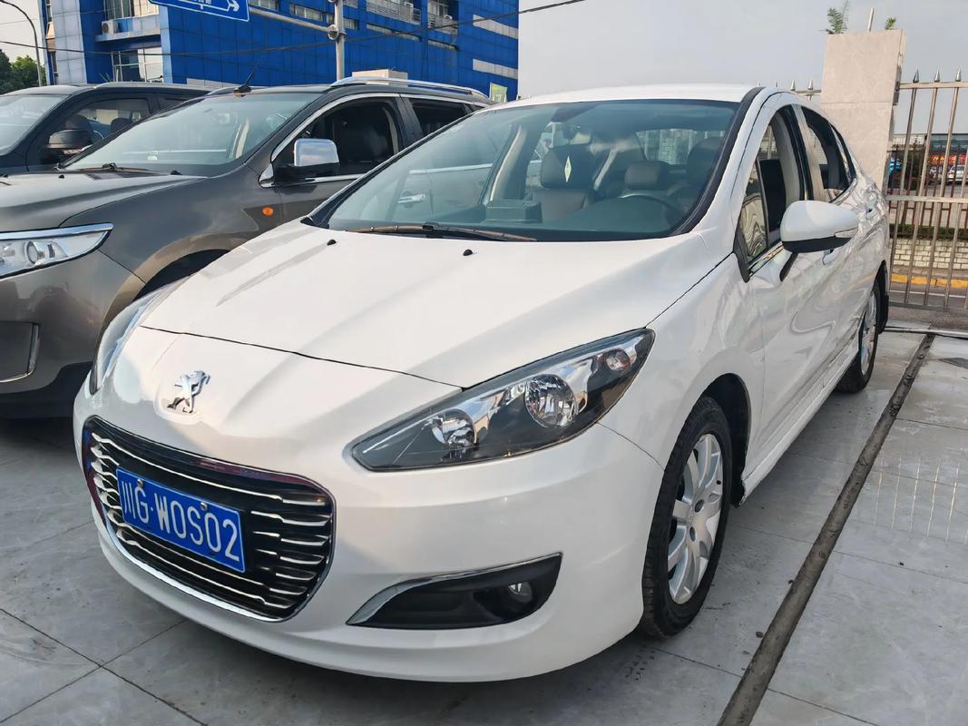 13年标致308值多少钱(13年的标致308怎么样)