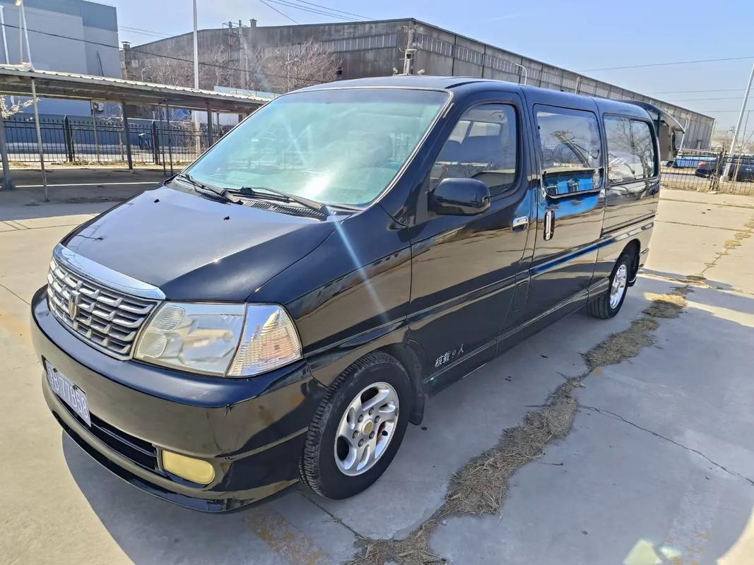 出售9座蓝牌金杯面包车/9座金杯面包车价格