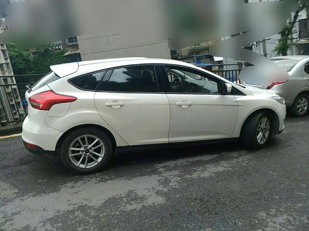 2014款福克斯三厢图片(2014款福克斯16自动舒适型图片)