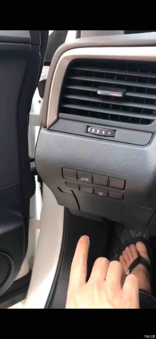 凌志rx270尾门隐藏按钮/凌志570后备箱开关