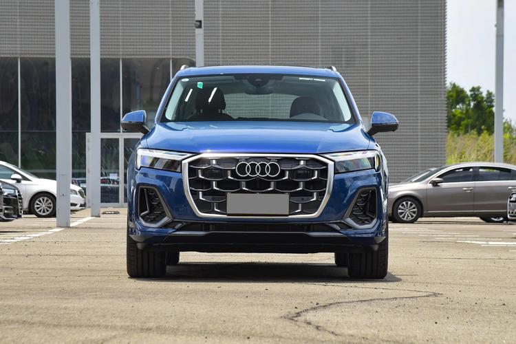 【奥迪q7最新价格2022款,奥迪q7车报价2022款】