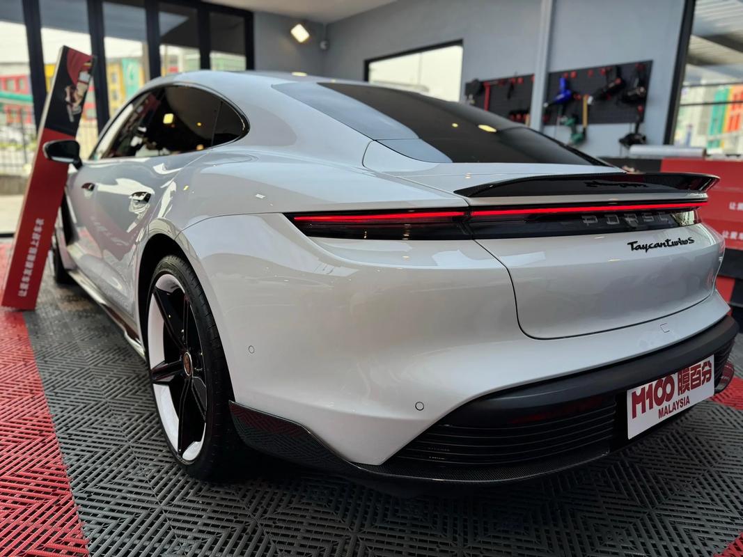 包含taycanturbos的词条