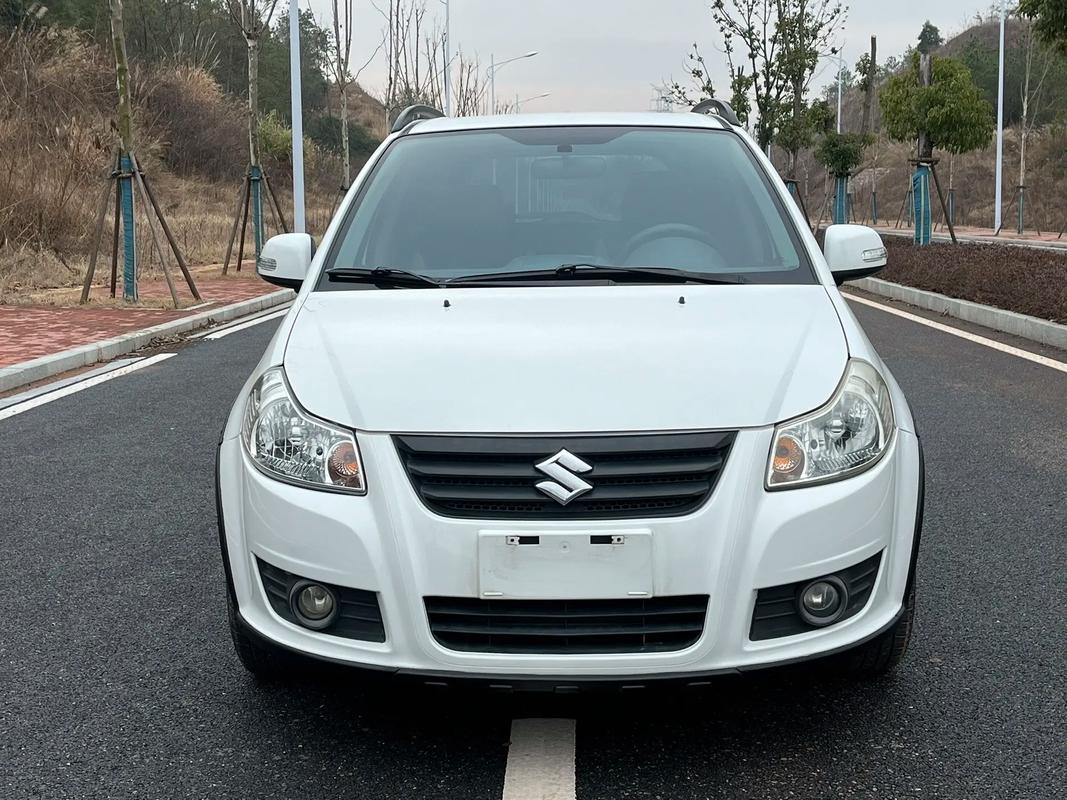 13年铃木天语sx4多少钱(13款铃木天语都有什么款)