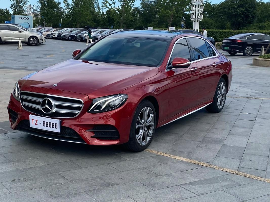 【奔驰e300百科,奔驰e300简介】