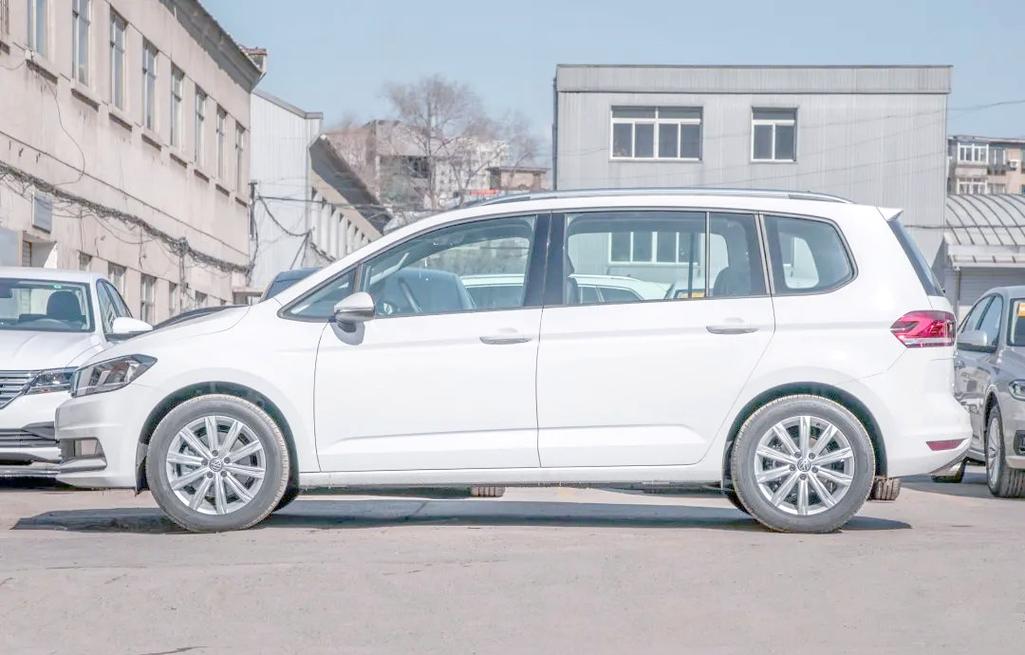 上汽大众途安l六座(上汽大众途安l2021款6座)