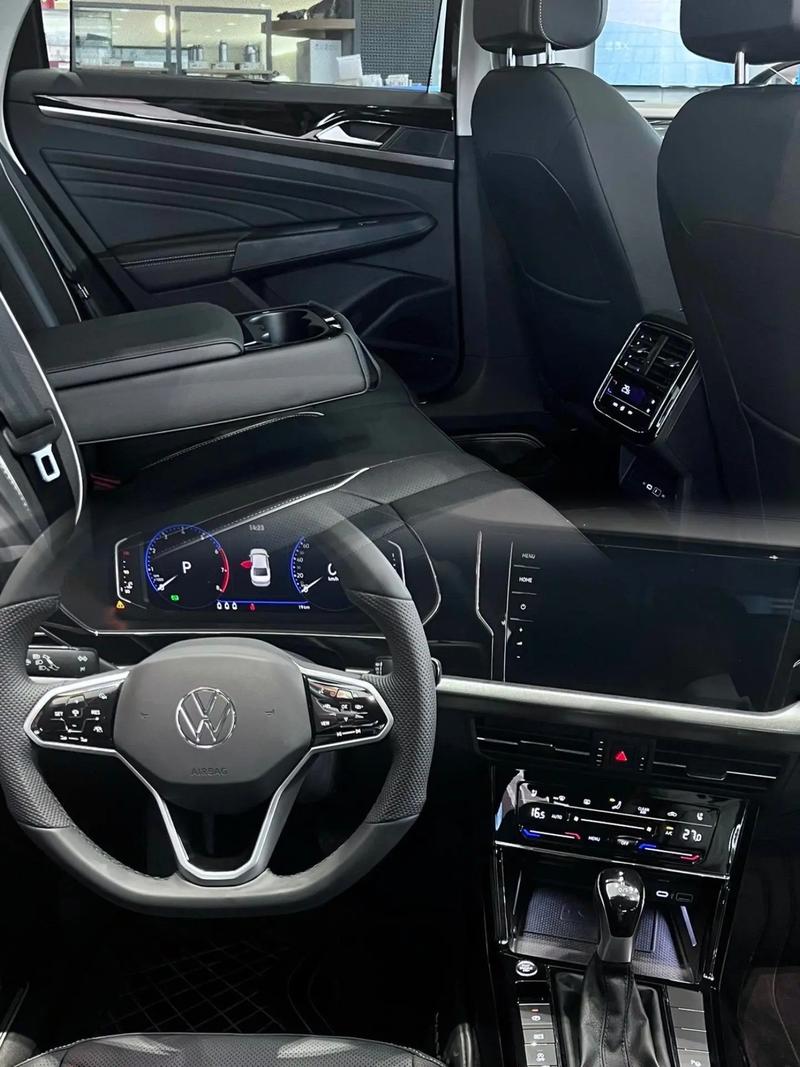 帕沙特2024款,帕沙特2024款330车身钢材强度兆帕