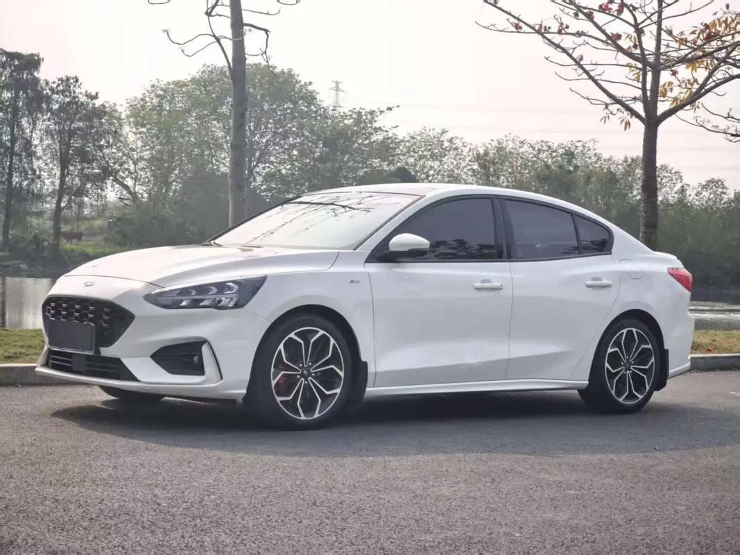 福特福克斯三厢车怎么样,福特福克斯三厢咋样