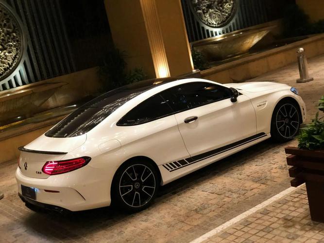 奔驰c级amg 奔驰C级AMG轿跑