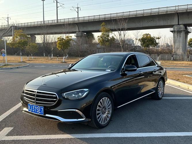 奔驰车e300报价及图片/奔驰e300乚报价及图片2020款