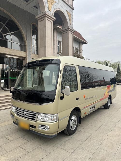 丰田面包车19座考斯特价格,丰田slenta面包车