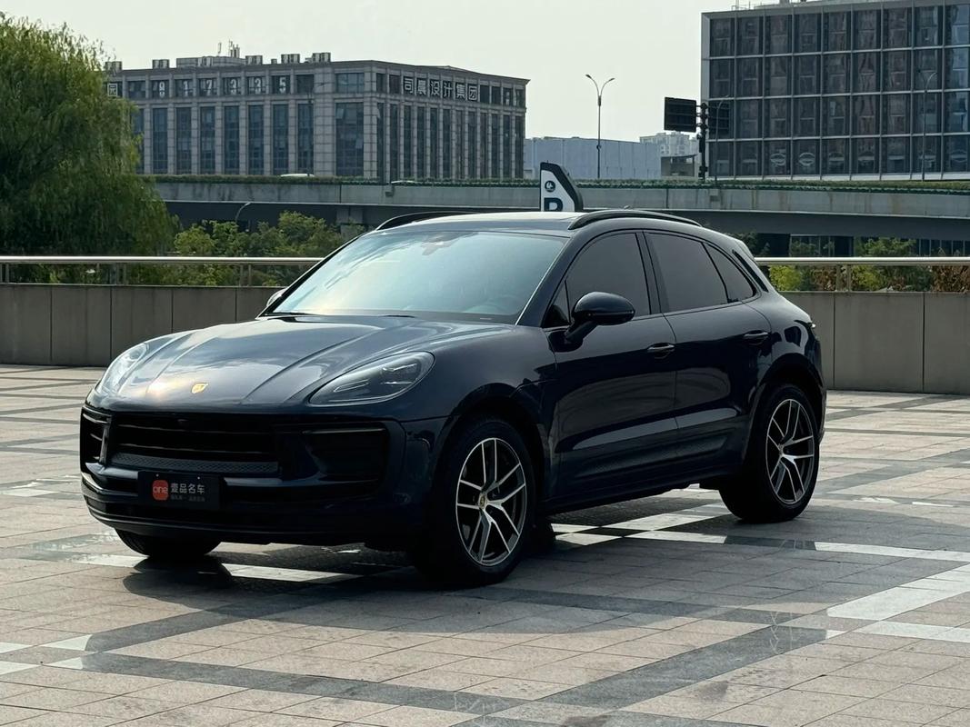 保时捷suv价格(保时捷suv价格及图片)