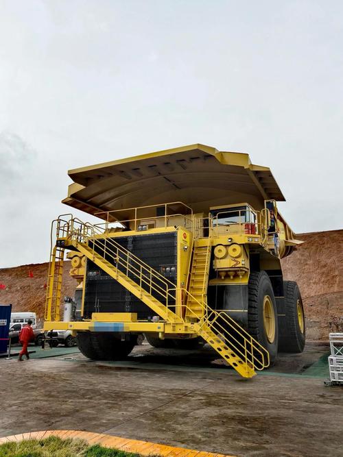 矿山车巨无霸400吨价格/矿山车巨无霸多少钱