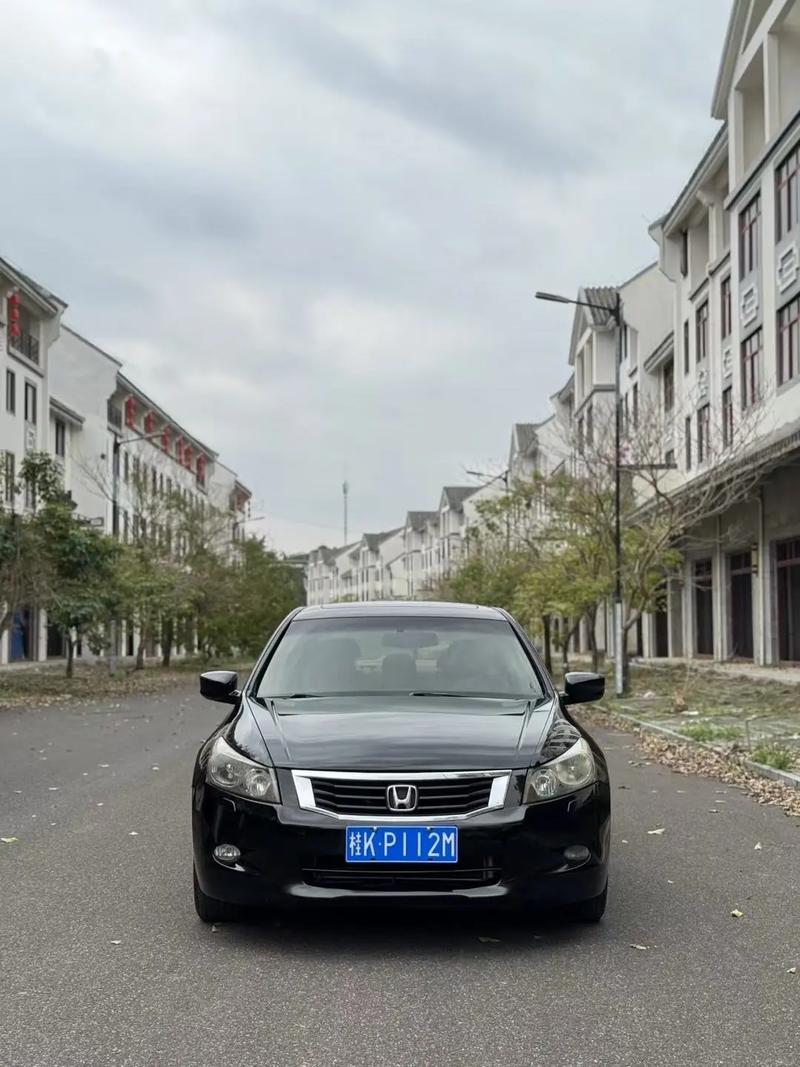 二手雅阁8代报价及图片(二手雅阁图片大全)