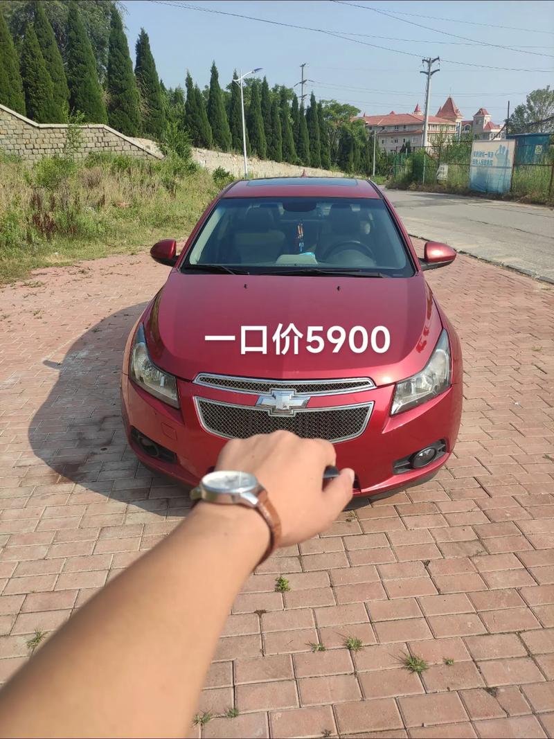 2012雪佛兰科鲁兹(2012雪佛兰科鲁兹高配置手动挡16多少钱新车价格)