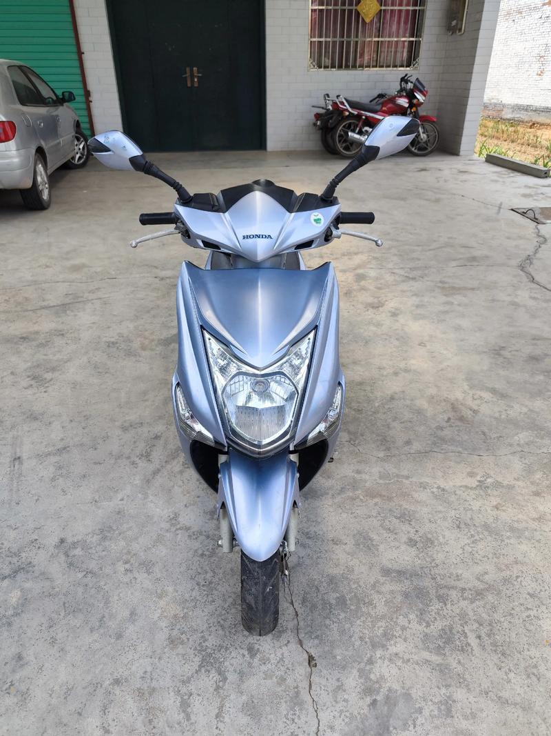 本田新大洲踏板摩托车/本田新大洲踏板摩托车125