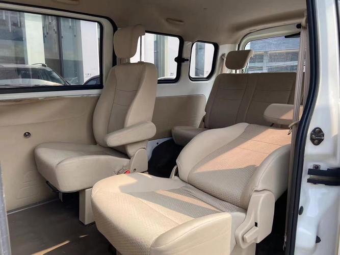 一汽面包车七座/一汽七座面包车价格和图片