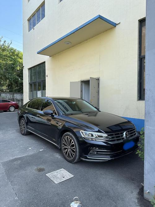 大众带字母辉腾(大众带字母辉腾图片多少钱?)