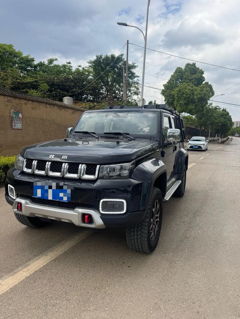 北汽b40图片(北汽bj40新款2020款图片)