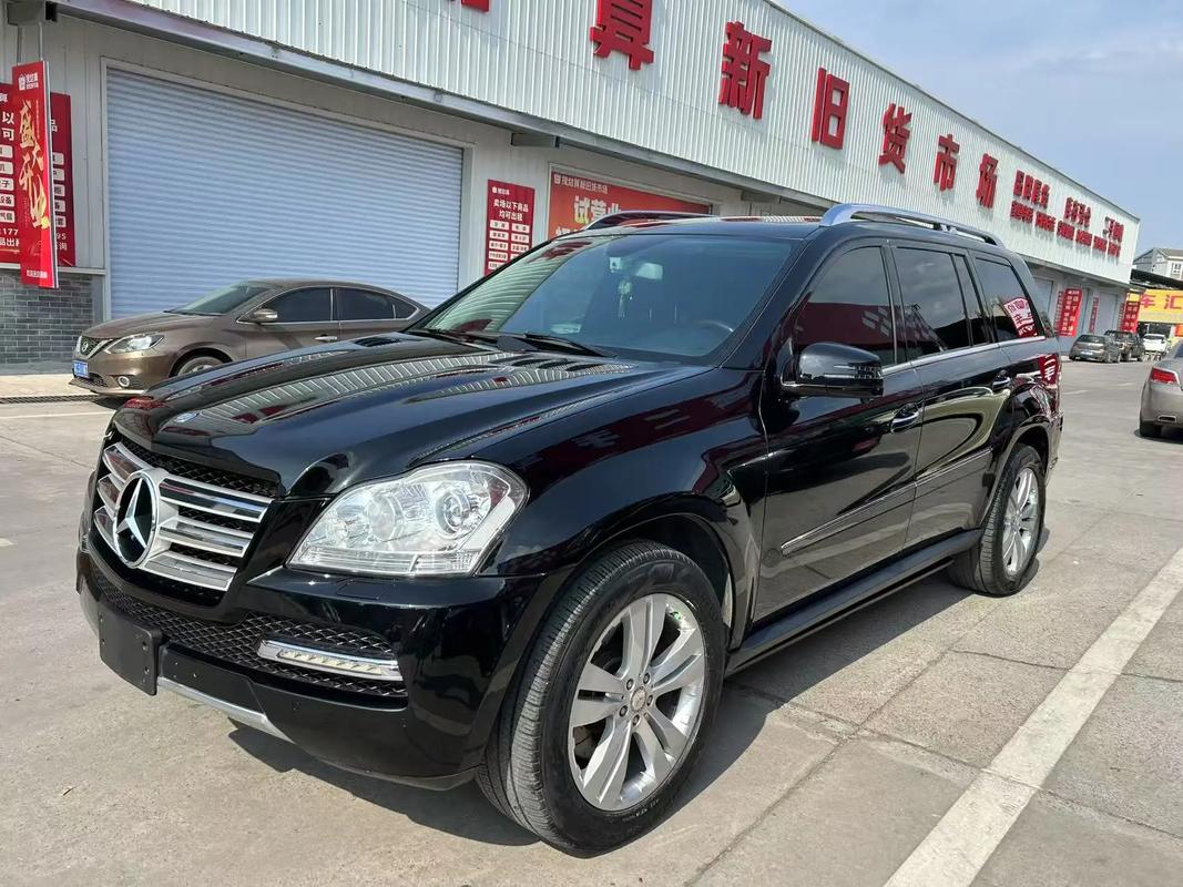 奔驰550越野车报价表(奔驰550越野车多少钱一辆)