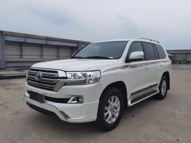 19款陆地巡洋舰报价 19陆巡5700最新售价