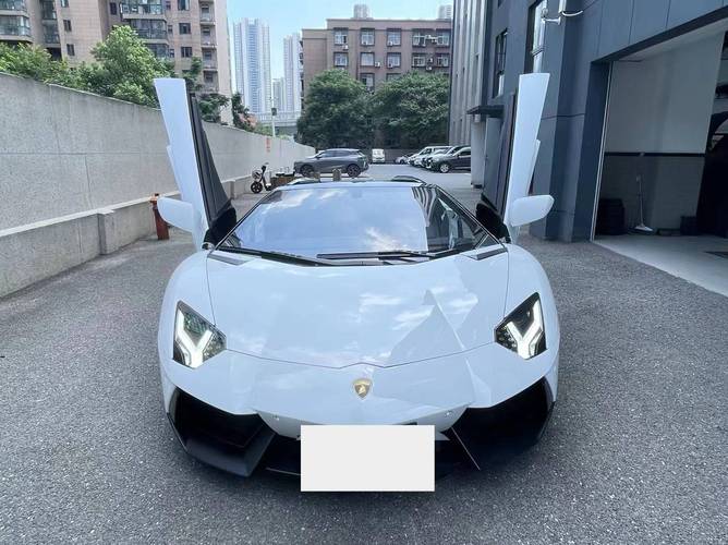 法拉利兰博基尼,法拉利兰博基尼图片