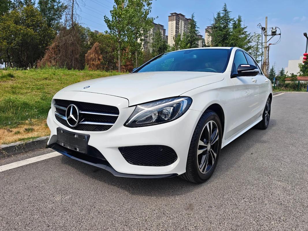 女士奔驰c200白色多少钱/女士奔驰c200白色多少钱一辆