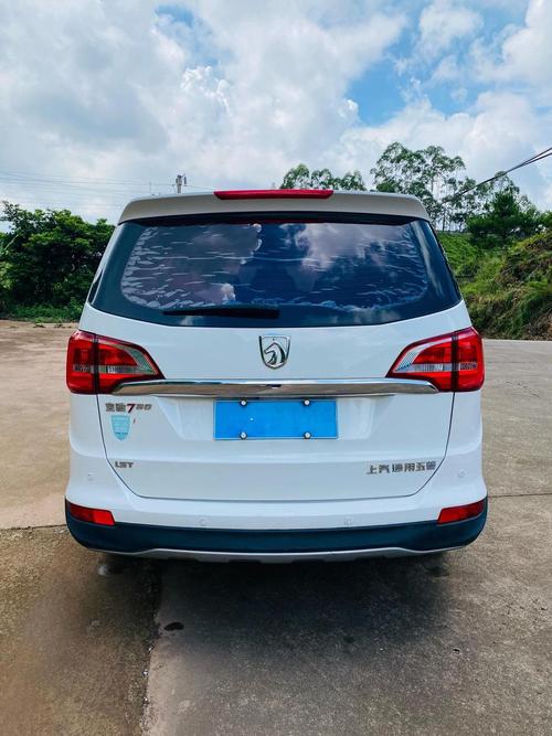 【宝骏730低配多少钱一辆7座,宝骏730七座低配图】