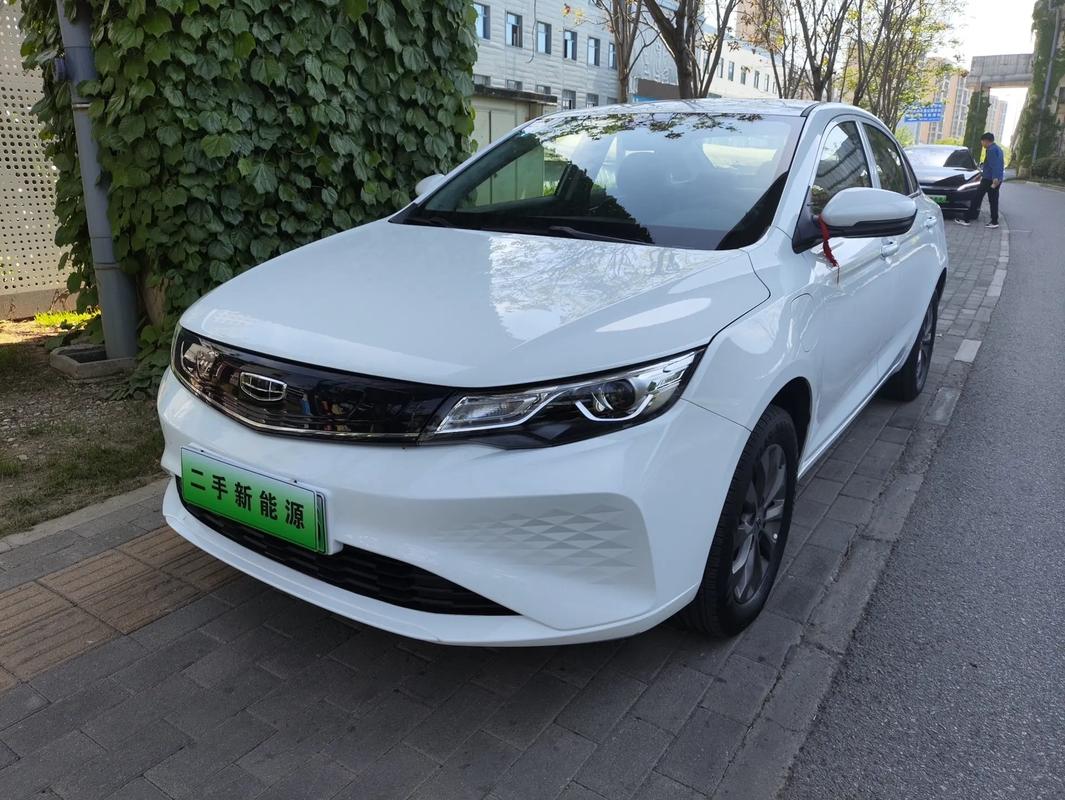 吉利帝豪ec7报价图片,吉利帝豪ev报价及图片