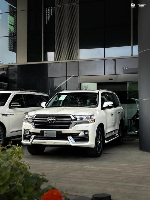 【丰田霸道v8最新款,丰田霸道v82020款】