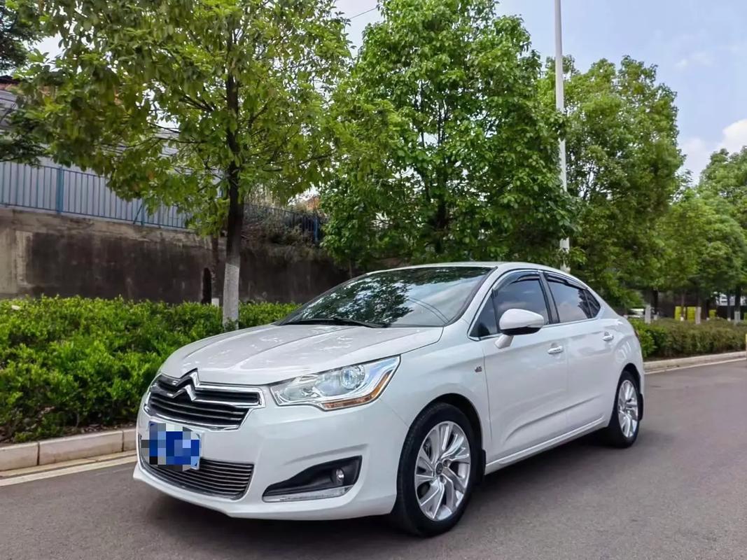 2014款雪铁龙c4l参数配置/2014款雪铁龙c4l口碑怎么样