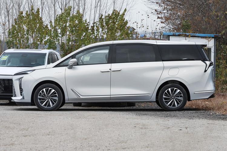 别克gl8商务车价格表 2025款别克gl8商务车多少钱