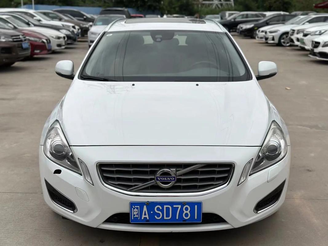 13年沃尔沃v60值多少钱 13款沃尔沃v60怎么样